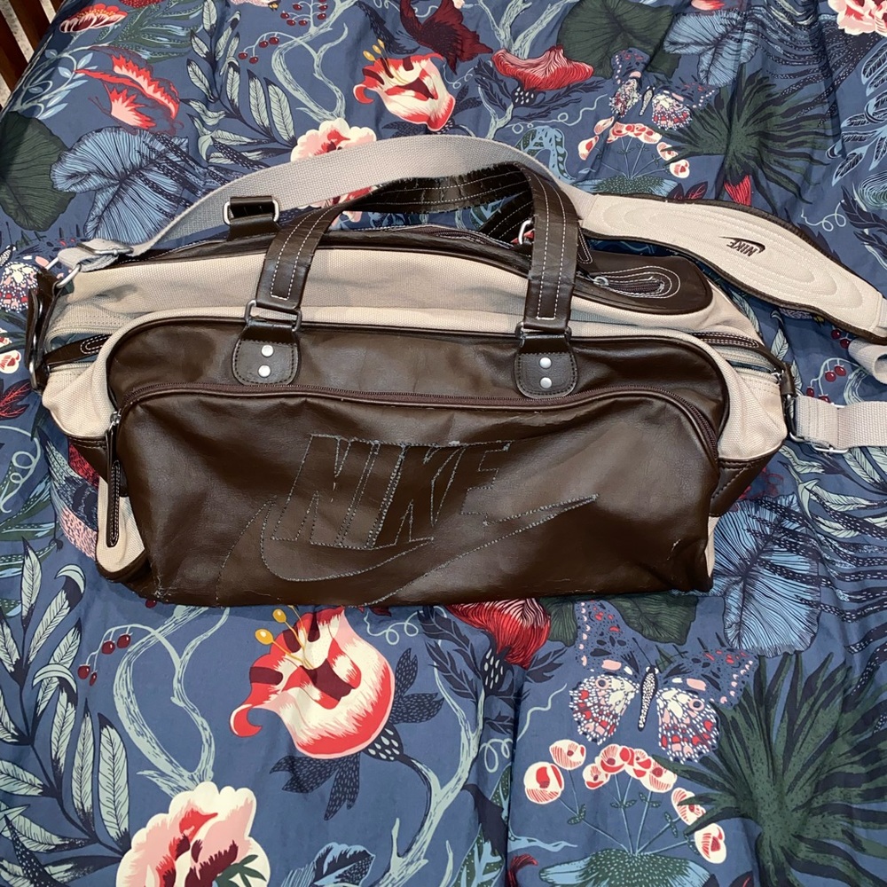 Vintage Nike Overnight Bag